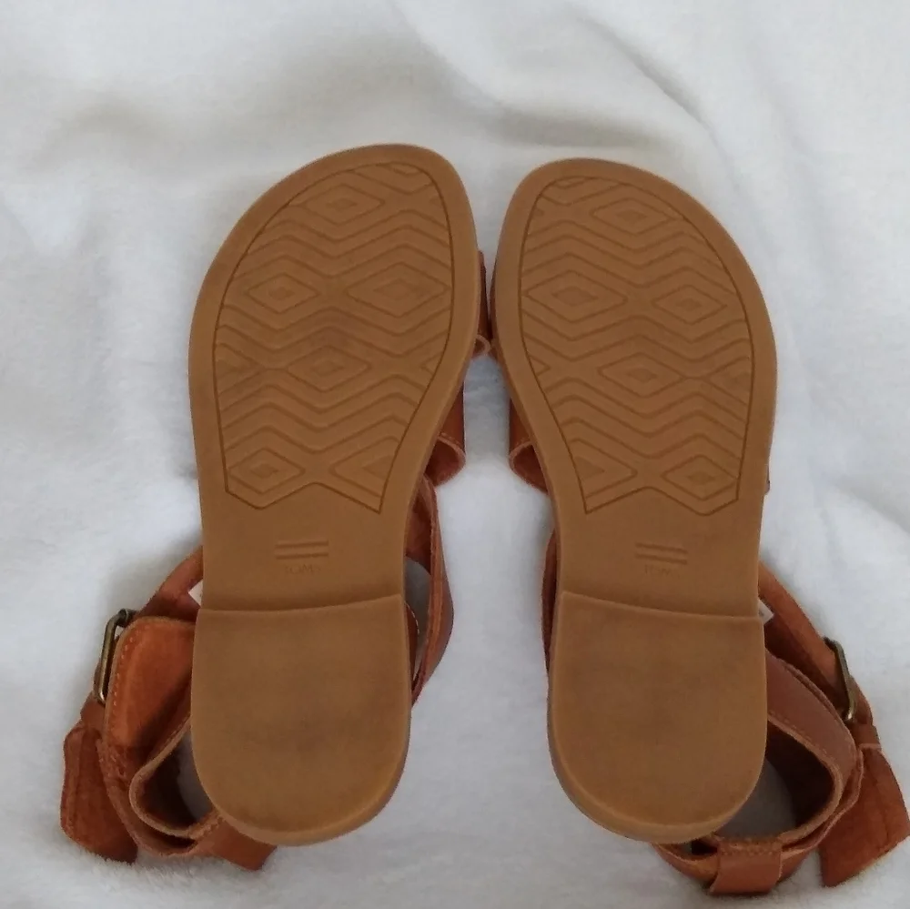 Toms Tan Leather Sandals Minimalist Flat Design Women's Sz 8 - Picture 6 of 11